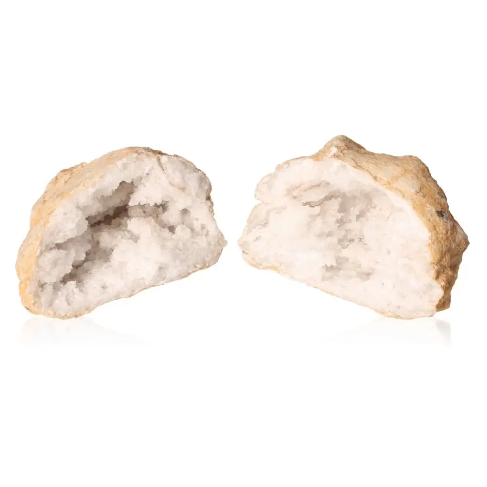 Quartz Geode split open showcasing crystalline interior, weighing between 1200-2000g, highlighting natural beauty and energy.