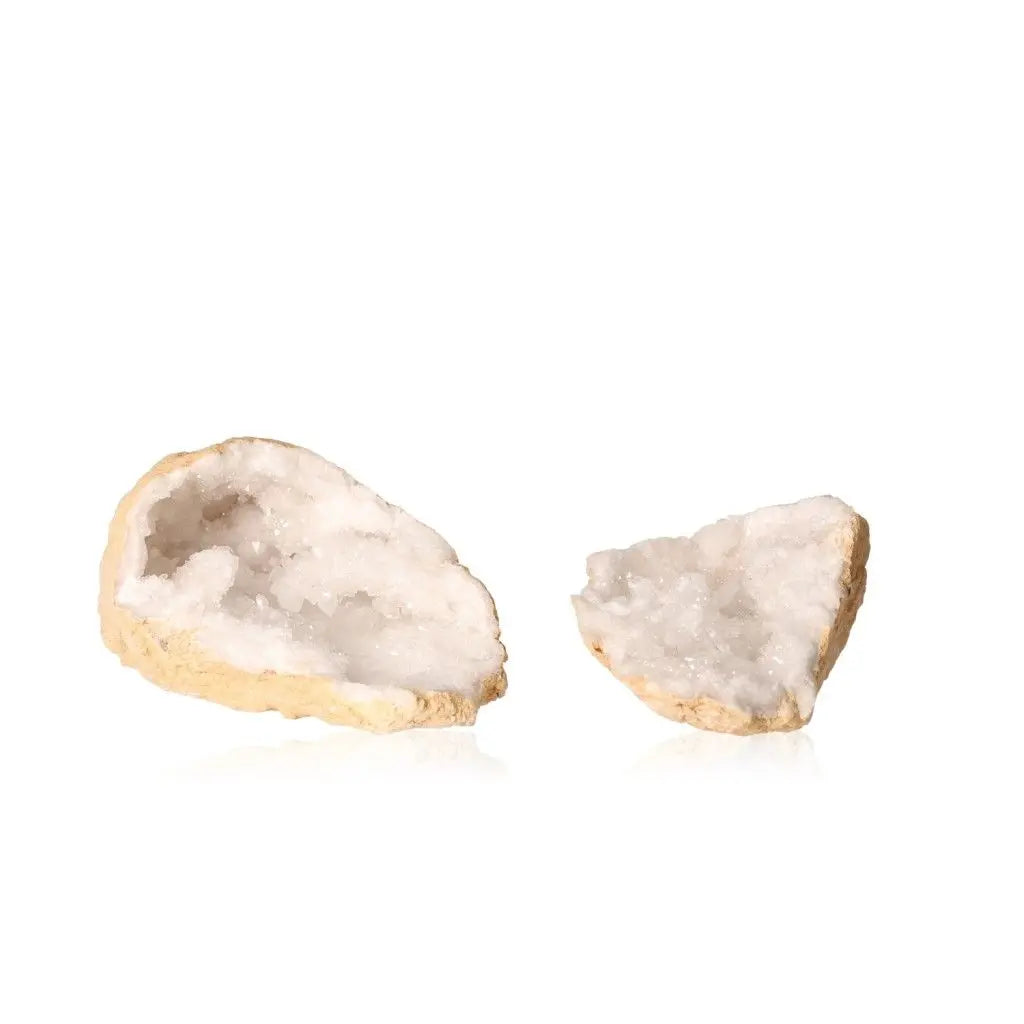 Quartz Geode showcasing milky white crystals and rugged exterior, weighing 900-1200g, revealing nature's exquisite craftsmanship.