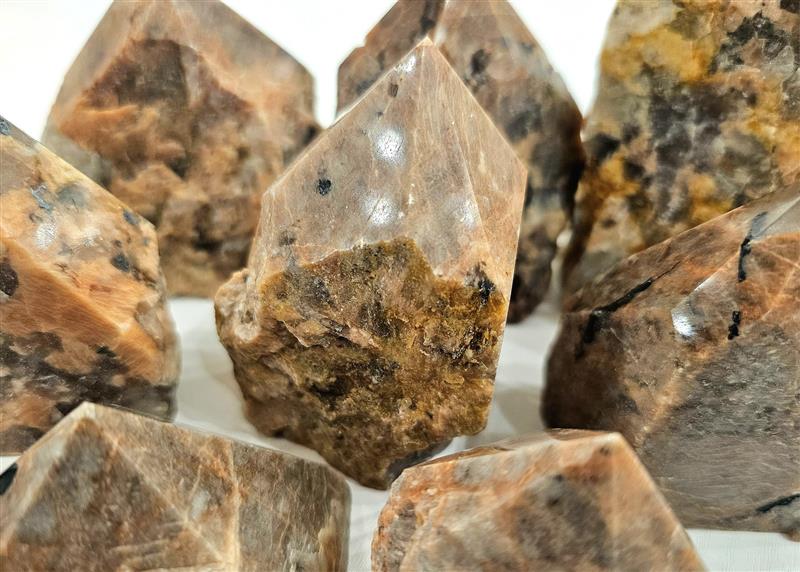 Polished Point Quartz With Feldspar 1 kg
