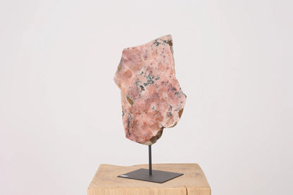 Pink Amethyst on Metal Stand Sylvia Crystals Sp. z o.o.