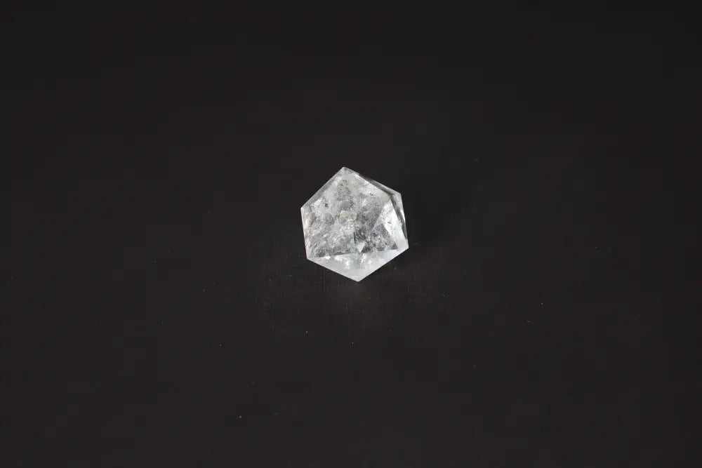 Clear Quartz Geometric Sphere 3 cm for purification and energy harmony, absorbs negative vibrations, cleanses spaces.