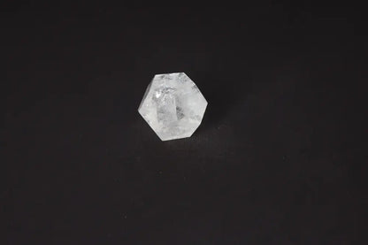 Clear Quartz Geometric Sphere 5 cm for energy purification, harmonizing mind and body, and neutralizing negative vibrations.