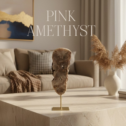 Roze amethist op metalen standaard