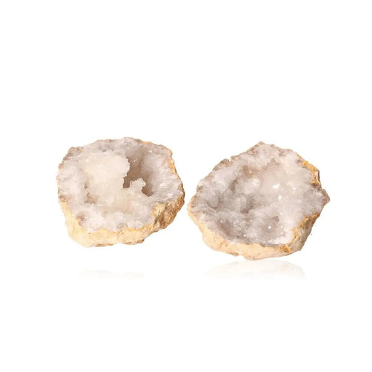 Quartz geode showcasing sparkling cloudy white crystals inside a rugged exterior, weighing 900-1200g.