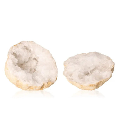 Open Quartz Geode revealing cloudy white crystals, weighing 900-1200g, showcasing natural beauty and mystery.