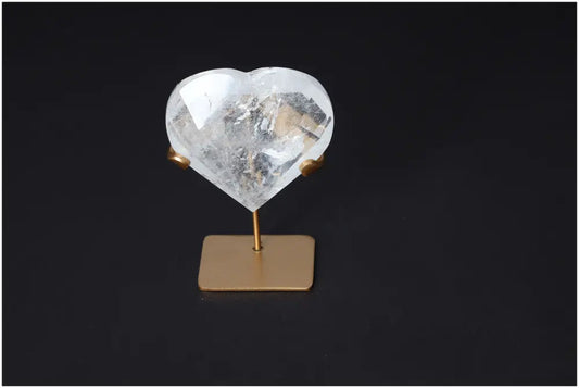 Quartz Geometric Heart on stand, Clear Quartz for purification, harmonizing energy and neutralizing negative vibrations.