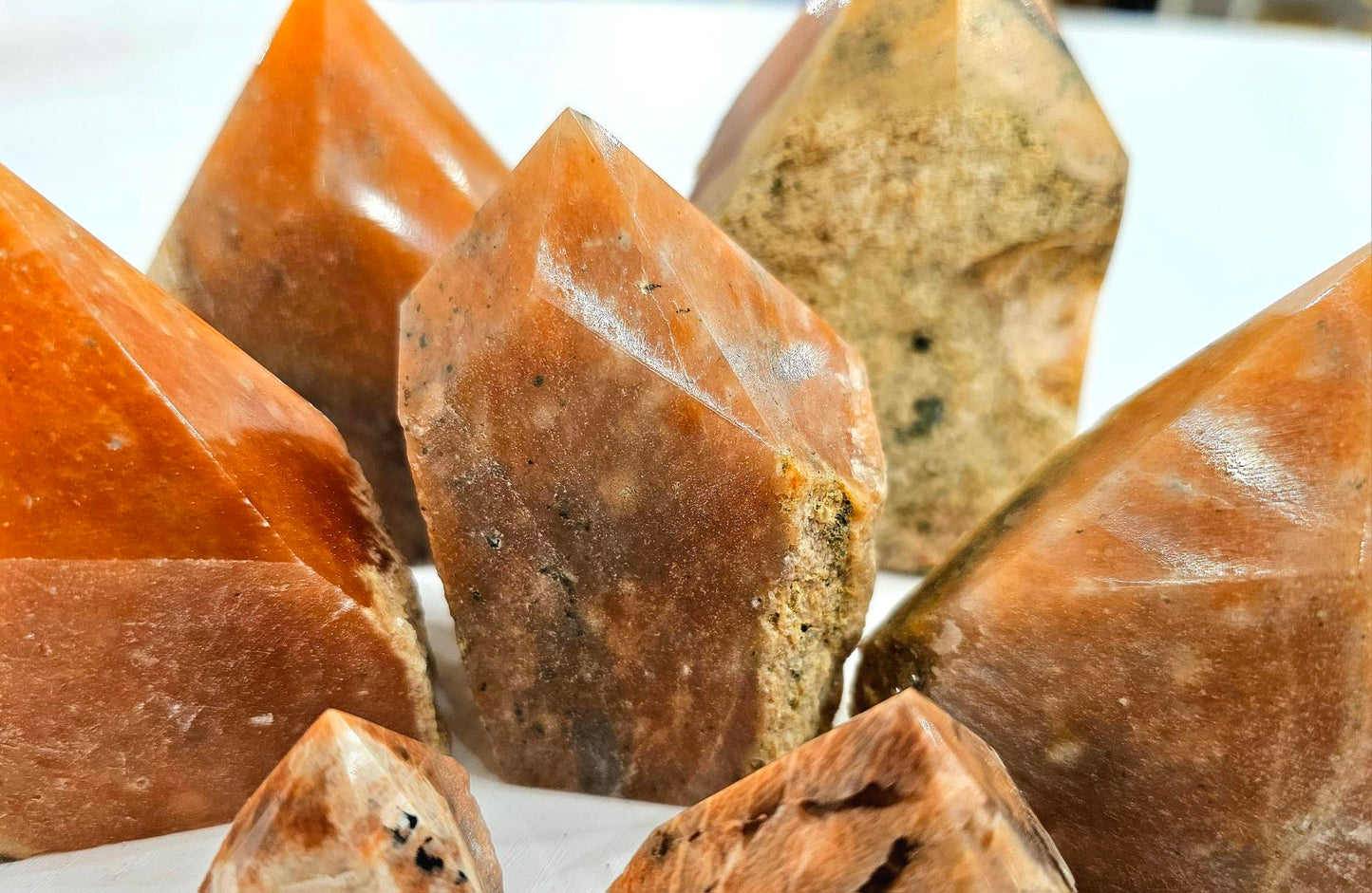 Polished Point Orange Calcite Bi-Color 1 kg