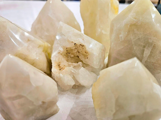 Polished Point Quartz With Sulphur 1 kg