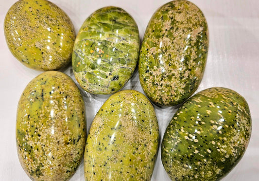 Serpentine Palm Stone M 1 kg