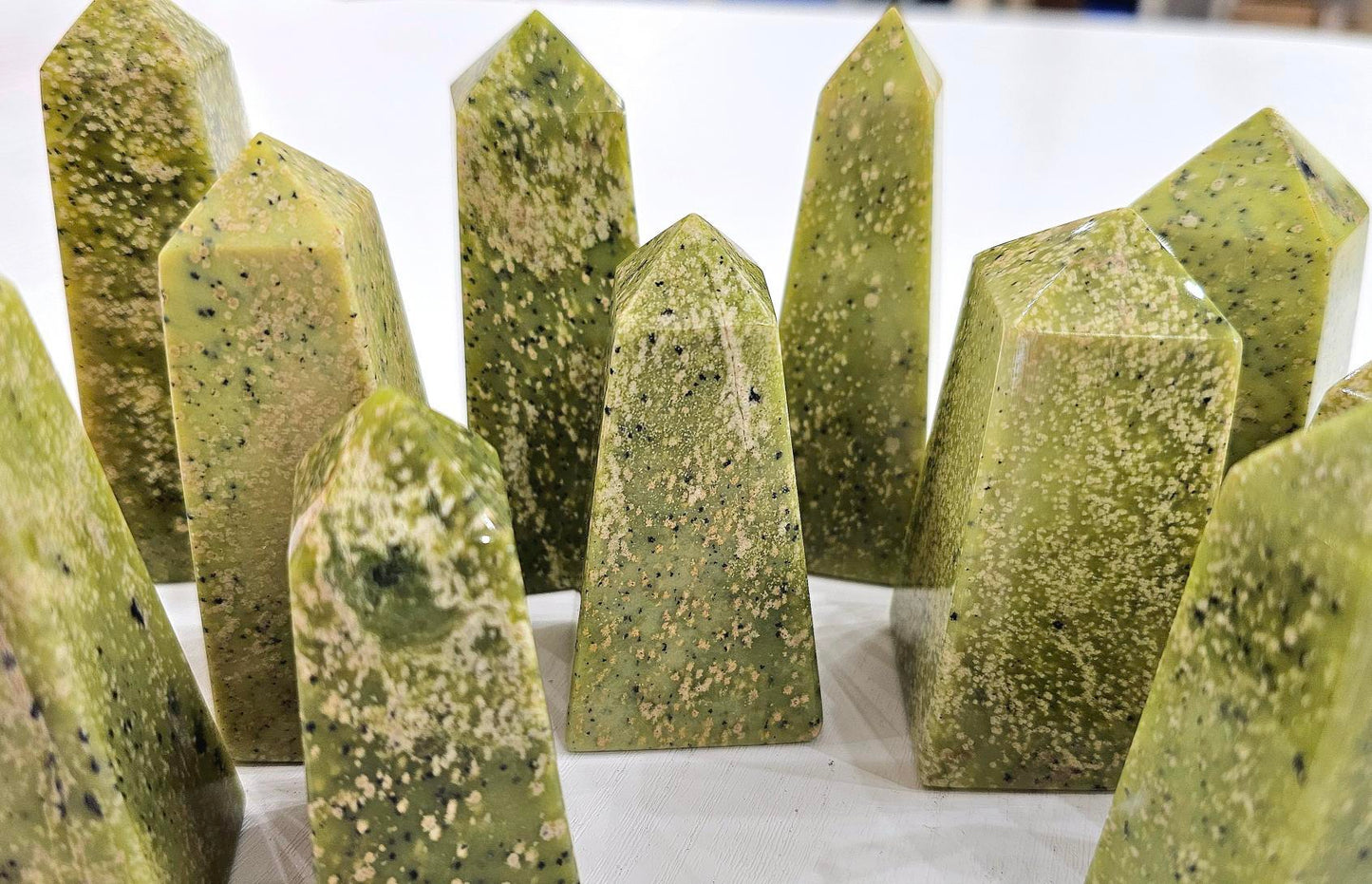 Serpentine Obelisk 1 kg