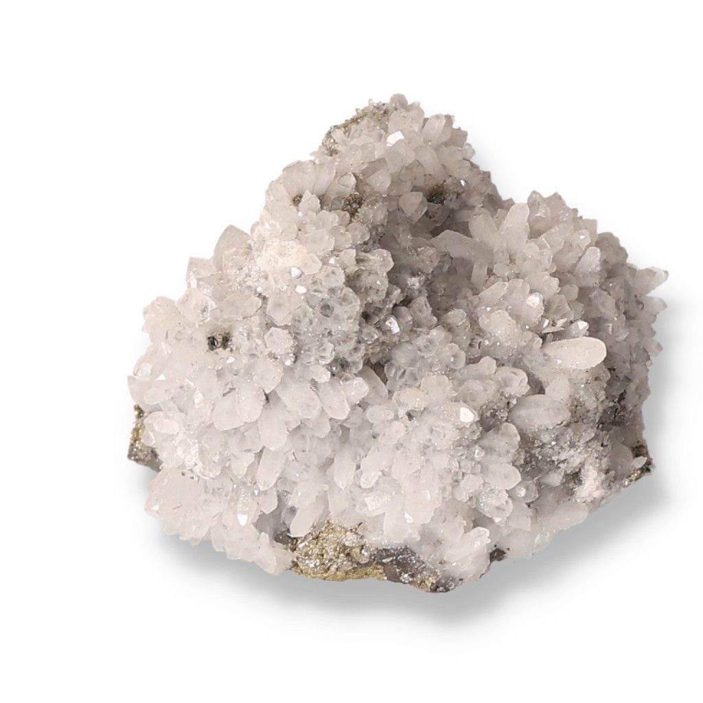 Clear quartz crystal cluster with sparkling facets, showcasing its unique properties for chakra alignment and spiritual healing.