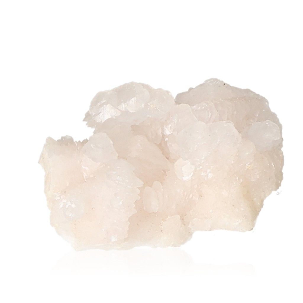 White quartz crystal cluster highlighting unique spiritual and energetic properties for chakras and zodiac signs.